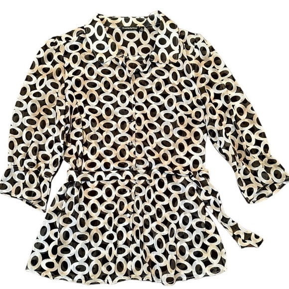 ESSENTIALS BY MILANO, WOMENS SHEER BUTTON DOWN TOP. IN NEW CONDITION. SIZE XL - Picture 1 of 6